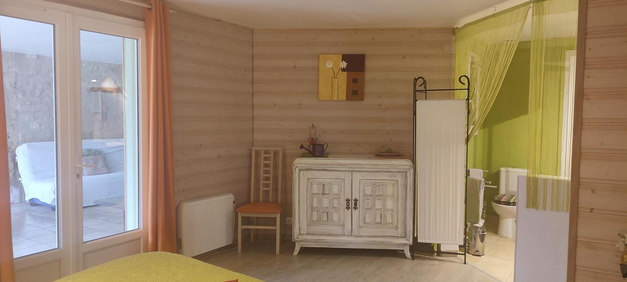 Gite Cosy, Sur Jardin, Terrasse Privee, Parking Au Calme En Rdc Gemozac Exterior photo