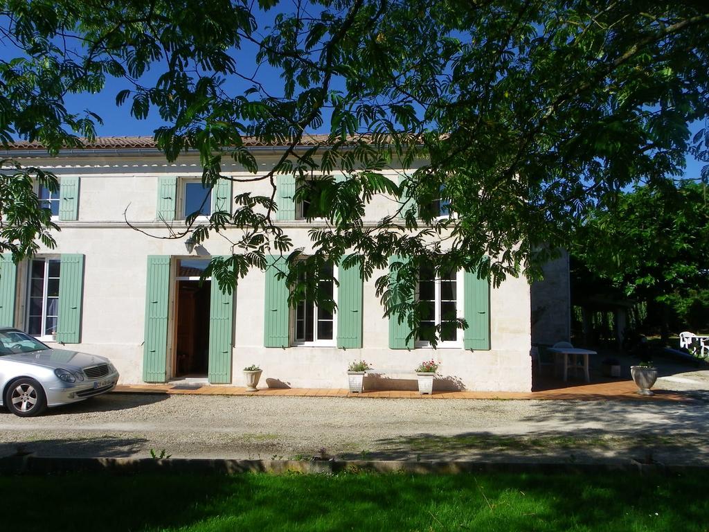 Gite Cosy, Sur Jardin, Terrasse Privee, Parking Au Calme En Rdc Gemozac Exterior photo